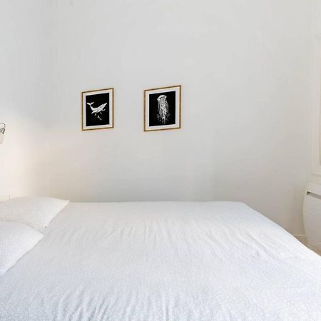 Superbe Duplex De 70M2 Avec 2 Chambres En Hyper Centre Au Calme Sur Cour Classe 3 Etoiles Avec Parking En Option La Rochelle  Exterior photo